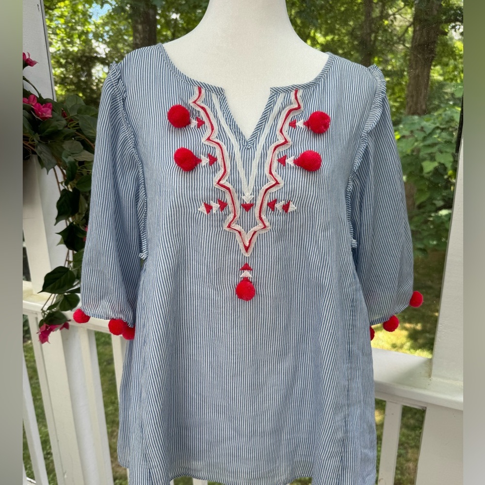 NWOT CROWN & IVY STRIPED POMPOM EMBROIDERED TOP-M